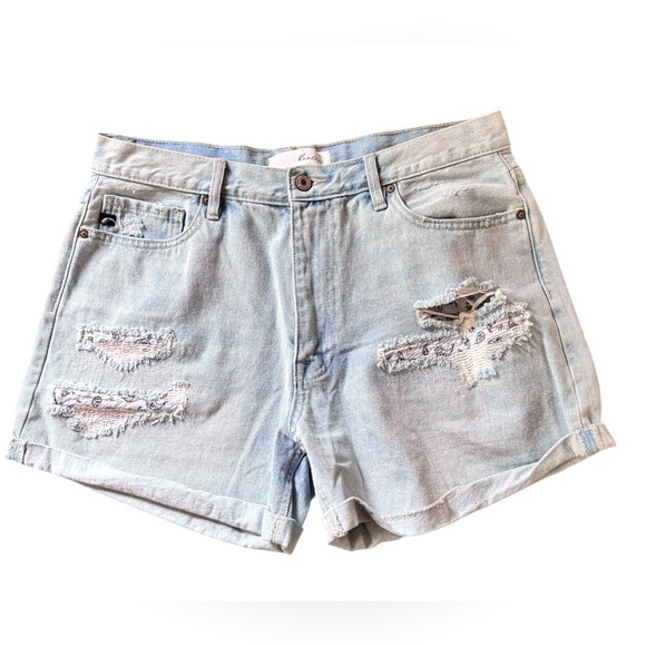 KanCan Daisy High Rise Mom Shorts Sz XL Cuff Hem Distressed Light Wash Summer - Picture 2 of 9